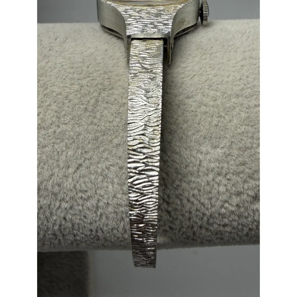 Timex Aluminum Manual Wind Working Ladies Vintage Cuff Watch 21MM 5.5